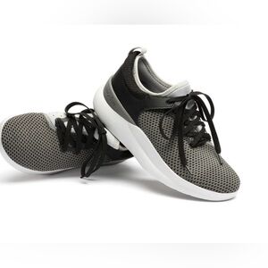 MOSHN Black and Gray Sneaker